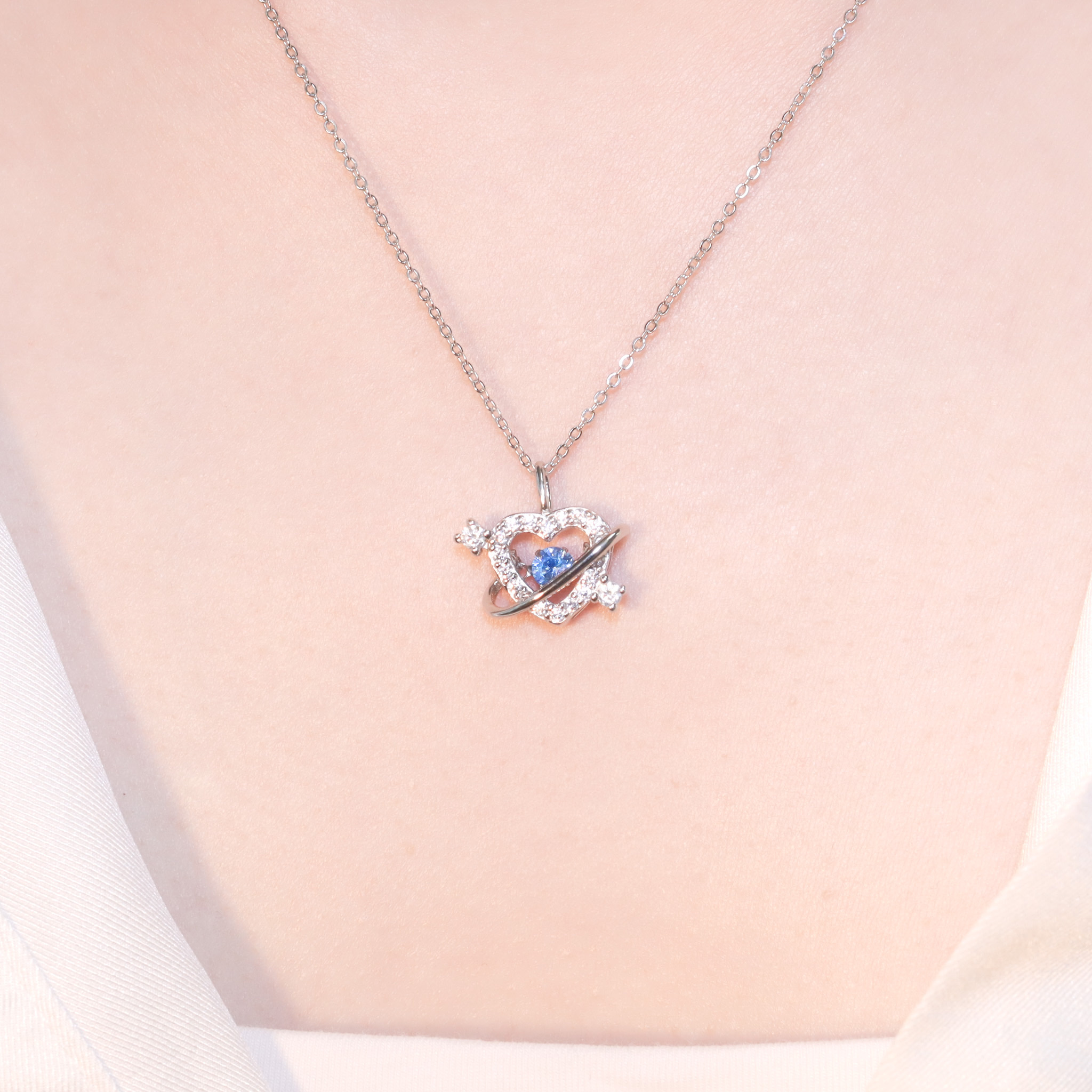 | 925純銀・厚鍍白金 | 懸浮一見鍾情項鍊 | NE1229 |