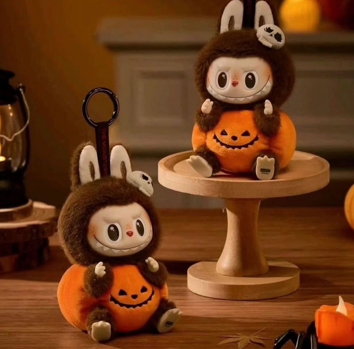 POPMART 泡泡瑪特 怪怪狂歡節系列 Labubu 坐坐南瓜 糖膠毛絨吊飾 鑰匙圈 公仔 萬聖節限定 (任買兩件711免運)/預購