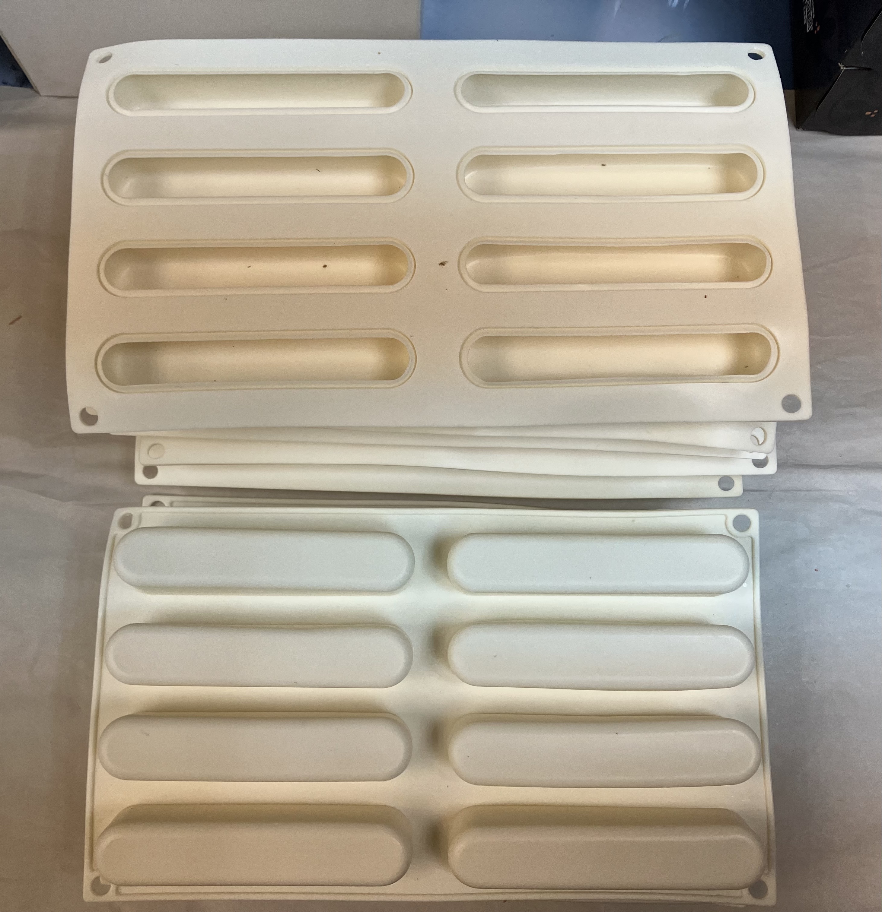 ［寄賣］蛋糕矽膠模具 - 長