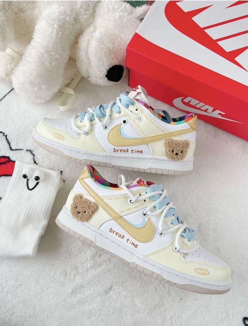 Nike Dunk Low GS 白色 黃色 奶油 蛋糕小熊 FN8913141(Team4-蛋糕小熊)
