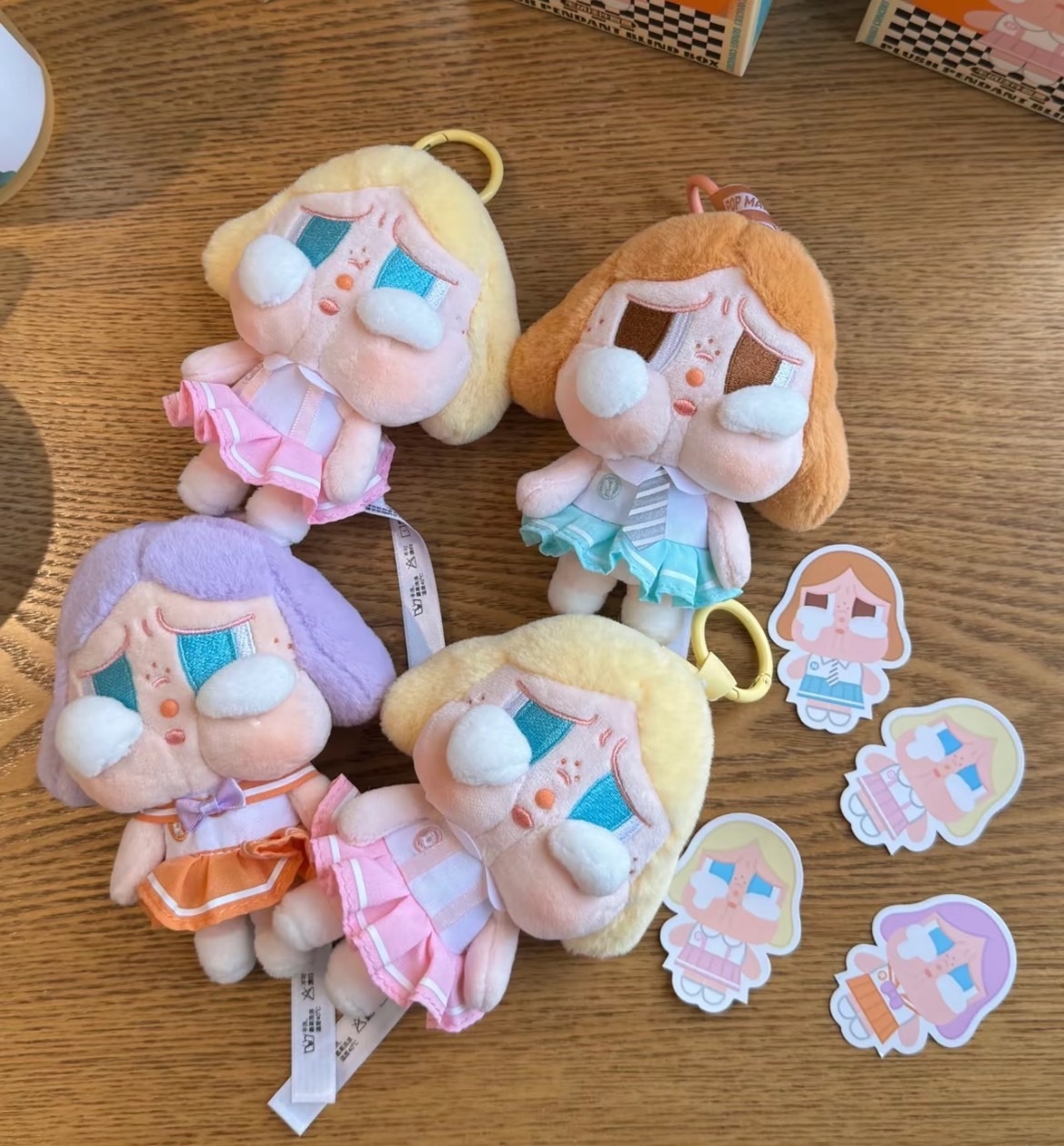 POP MART CRYBABY 落日歌會系列 哭娃 公仔 吊飾 盲盒