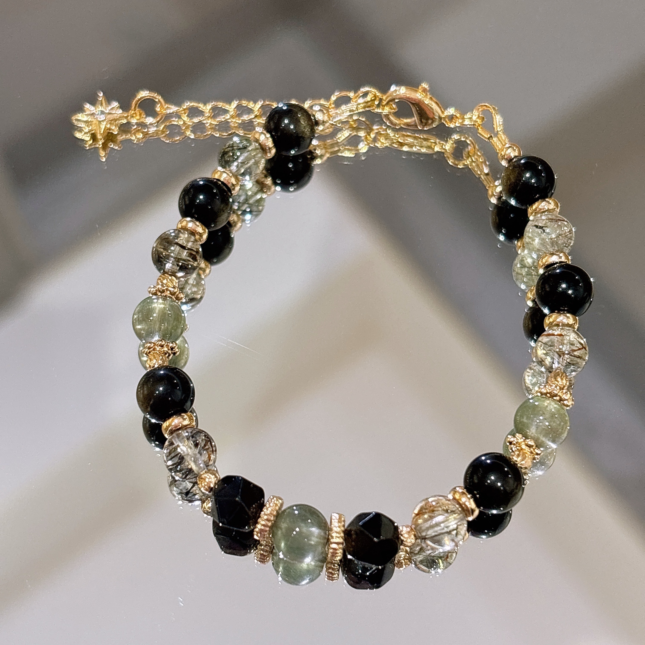 聚財防小人 | 綠森林 | 綠髮晶《原附扣式：龍蝦扣》