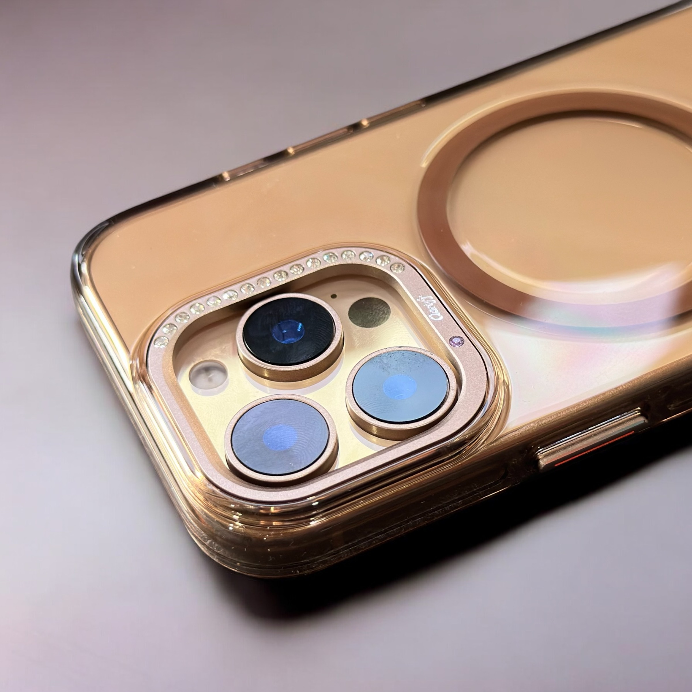 【保證永不發黃】PC2.0水晶超硬殼 超高質感，厚度2mm防摔首選 適用於 iPhone16系列 15系列14系列