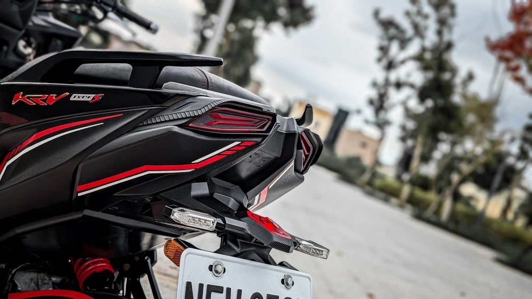 KRV ROMAGT 序列式方向燈 整合式尾燈組