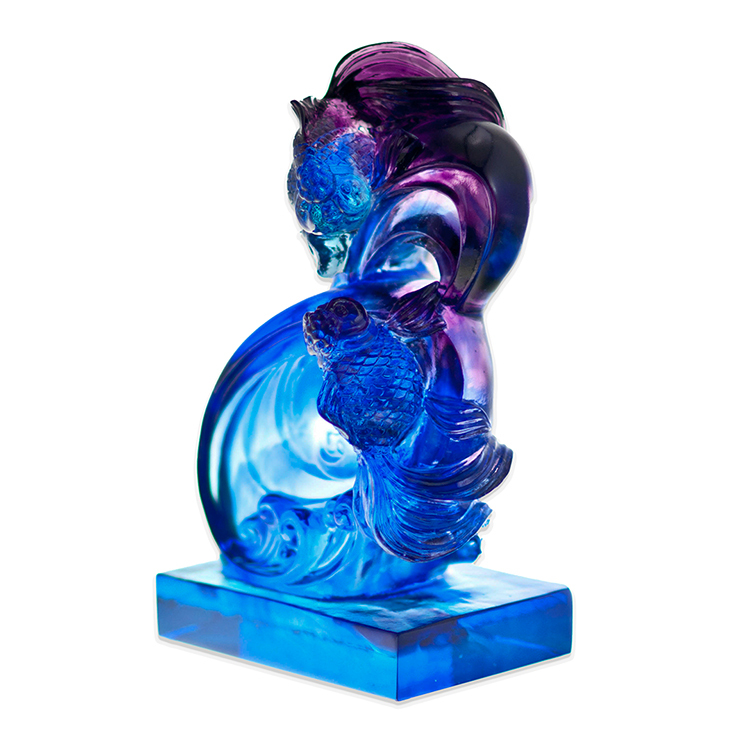 鹿港窯禮品館│乘浪而躍：雙魚共舞，象徵成功與繁榮的琉璃藝術品