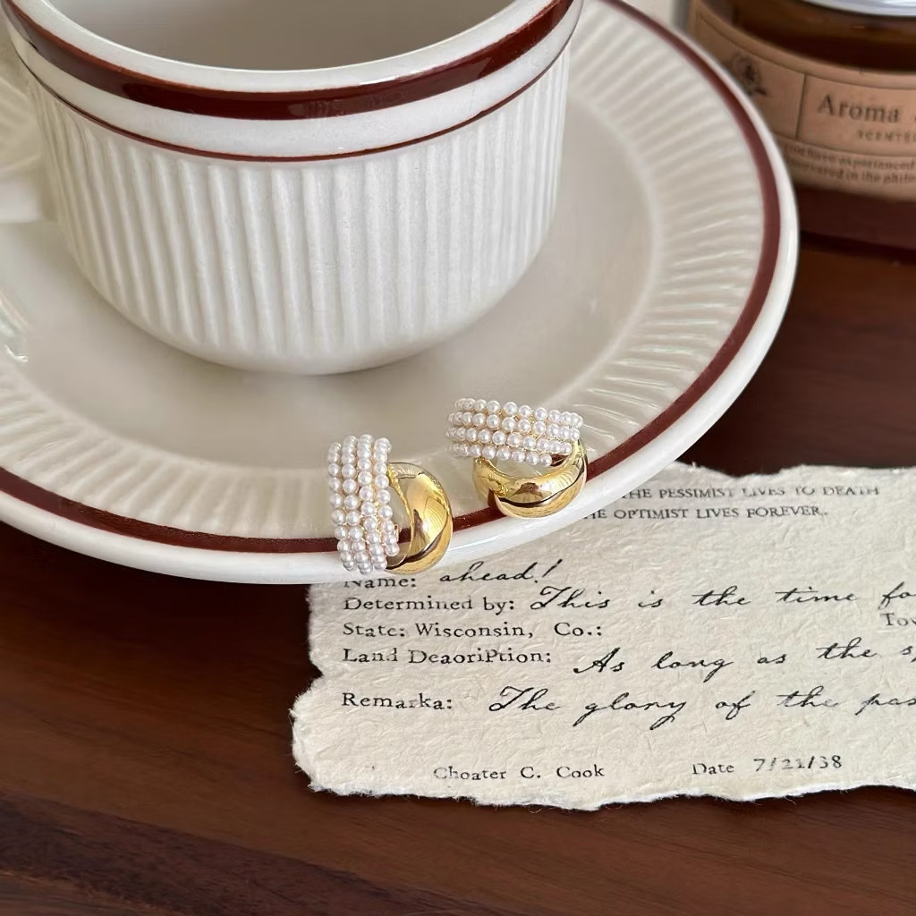 歐膩”時髦溫柔珍珠假兩圈耳釘