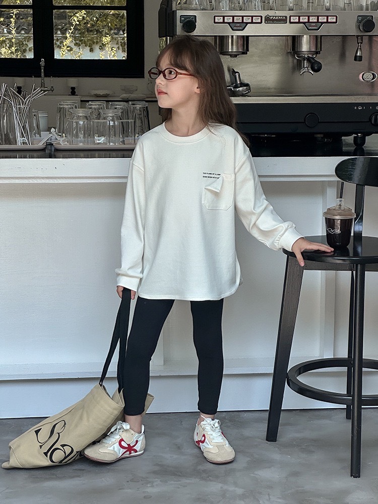 設計感口袋休閒字母上衣