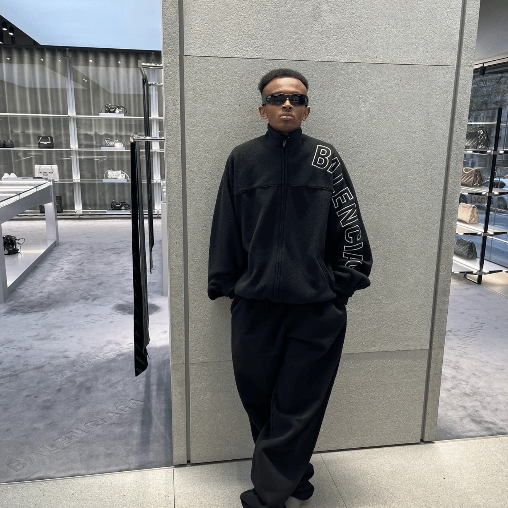 【NICE 歐美日韓代購】24SS Balenciaga 巴黎世家 上海經銷商🔥經典刺繡大logo顆粒絨外套 休閒外套 保暖