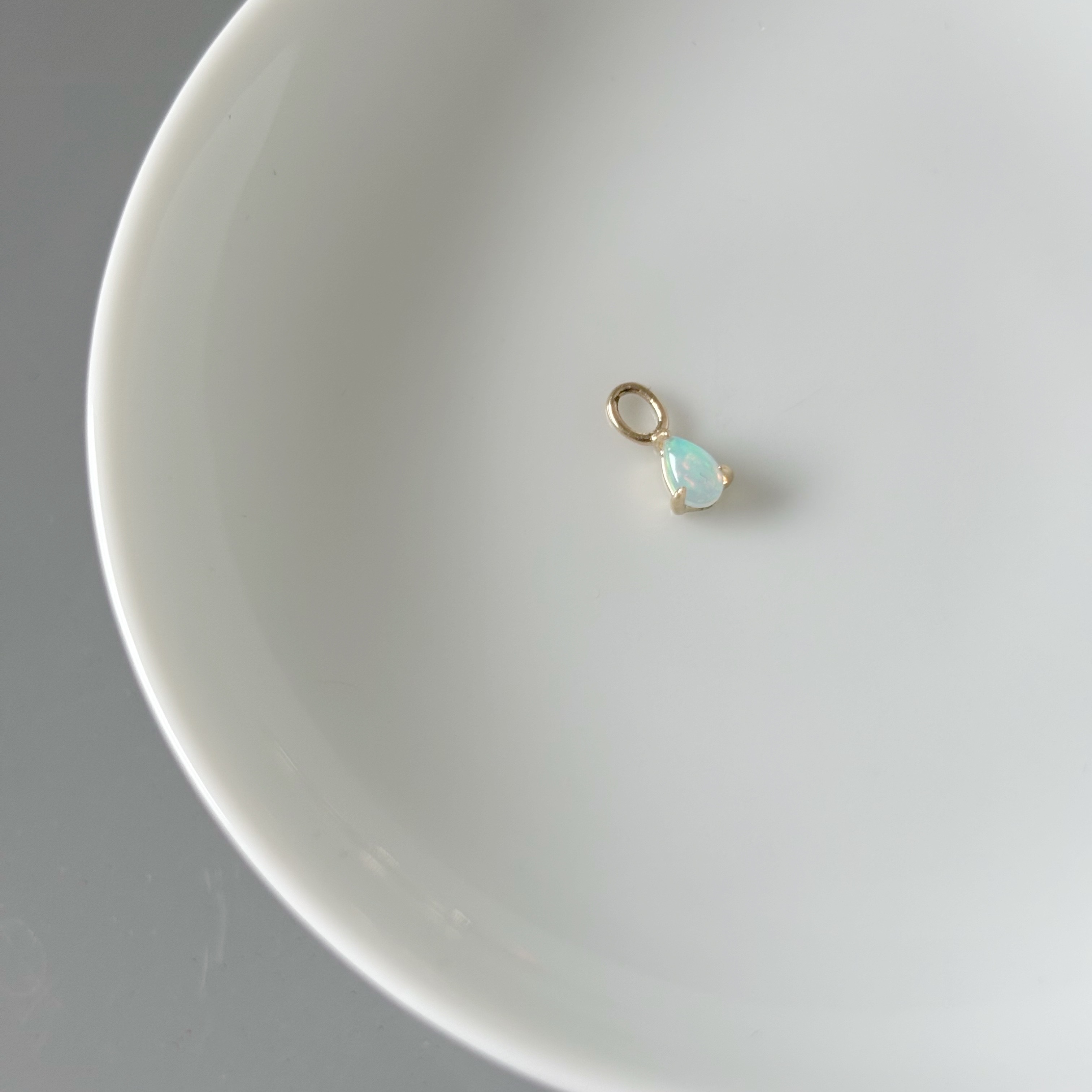 14K 簡約三爪光面水滴歐泊石耳墜