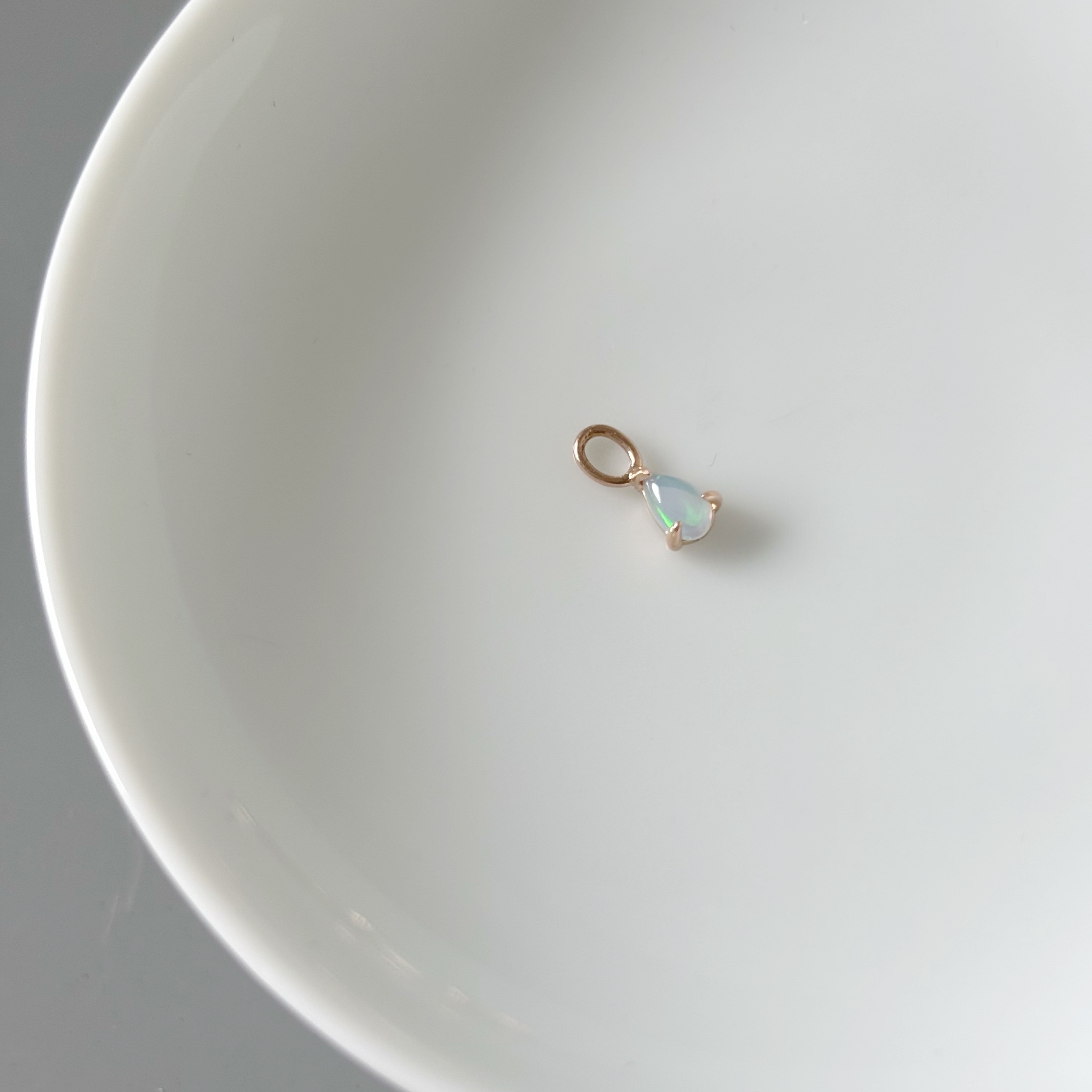 14K 簡約三爪光面水滴歐泊石耳墜