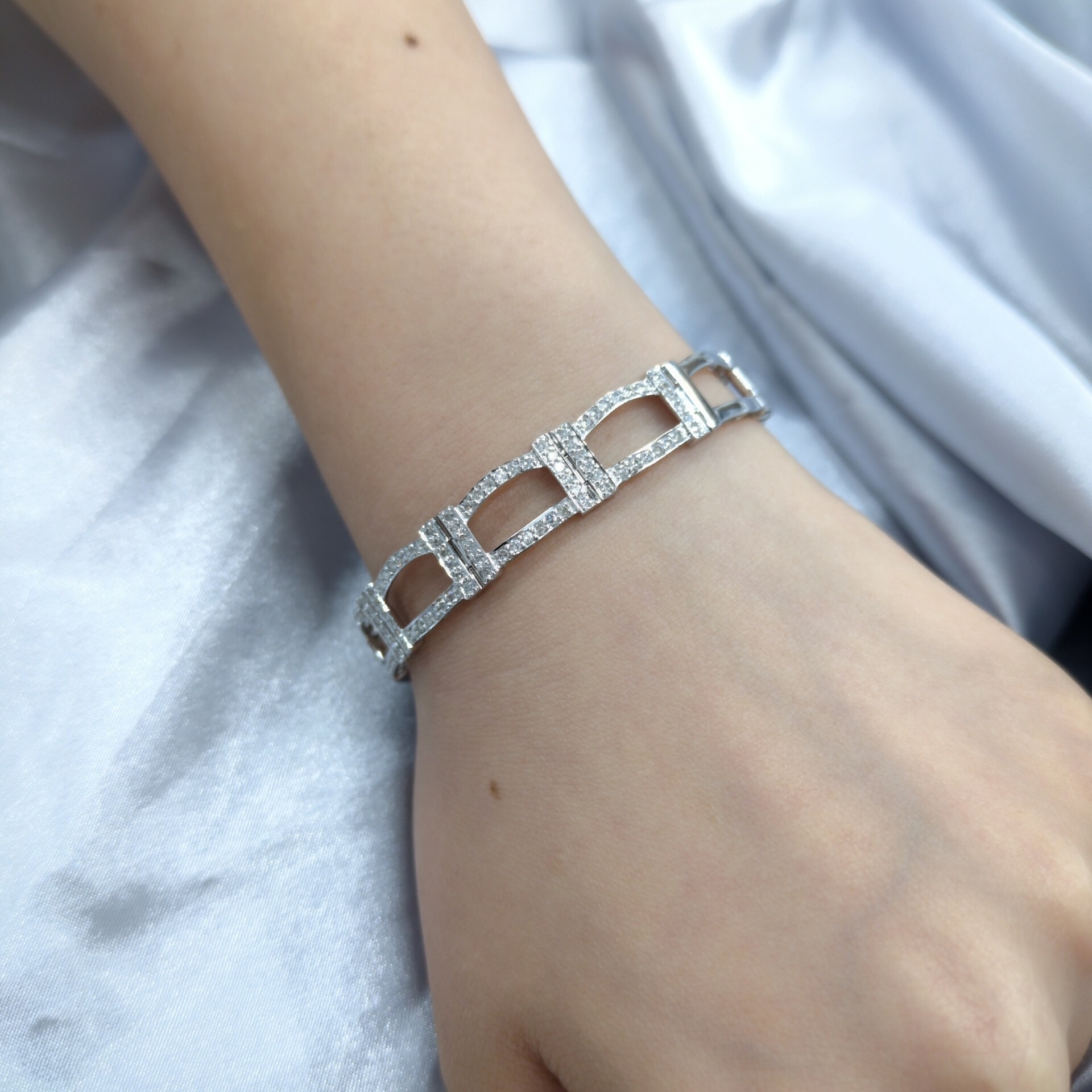 全新18K白金1卡3份鑽石手鍊