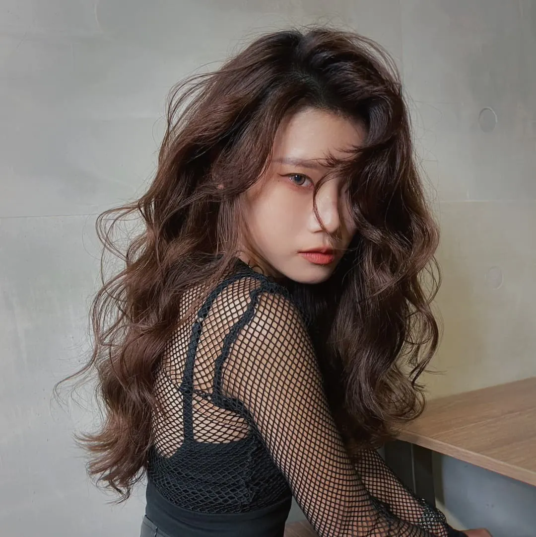 Met.N hairstylist Beta also specializes in the Water Wave Perm styling.