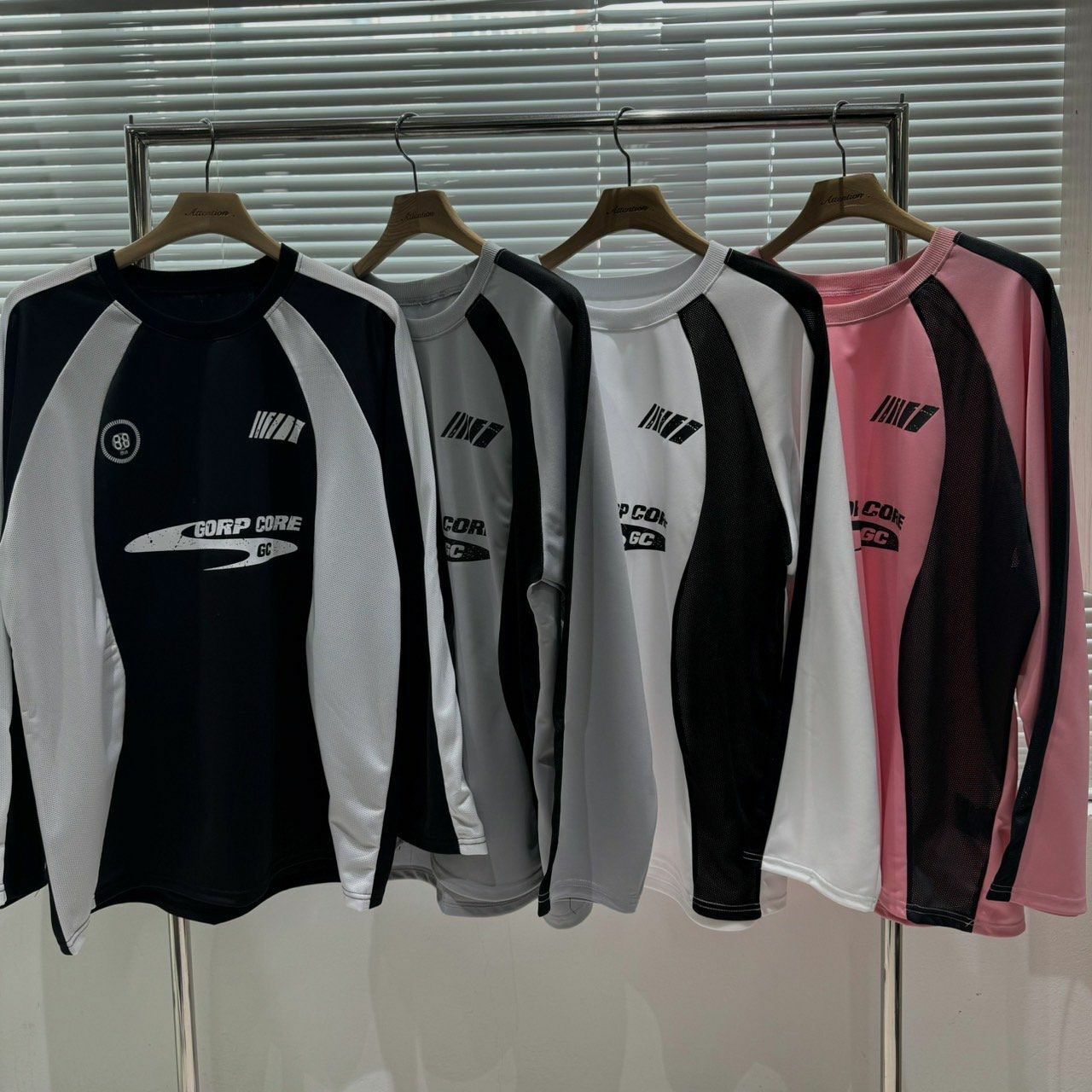 拼色英文字圖案長袖衫 BY ATTENTION-281T