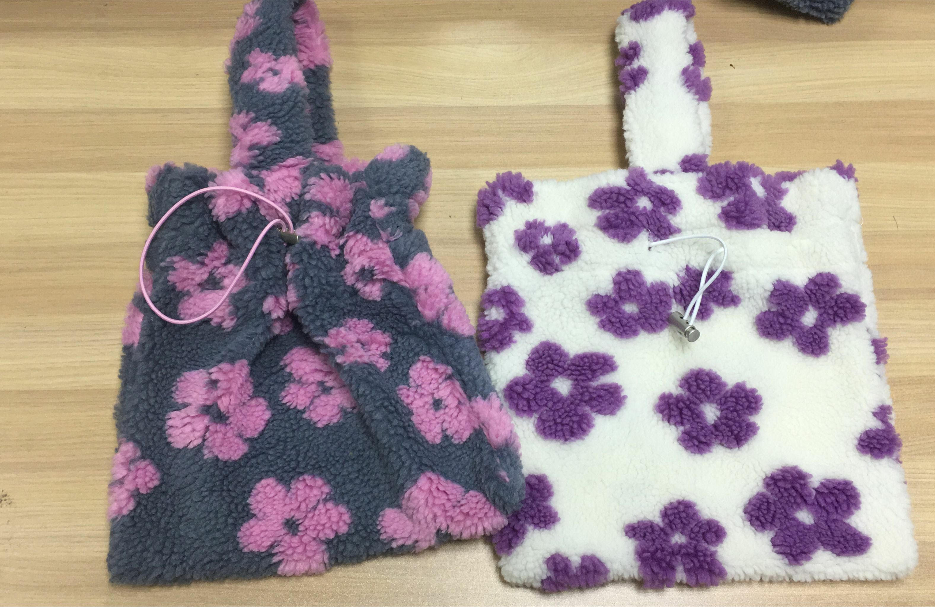 韓國毛絨粒花花袋（此為清貨價貨品不設退換） (AT9640)