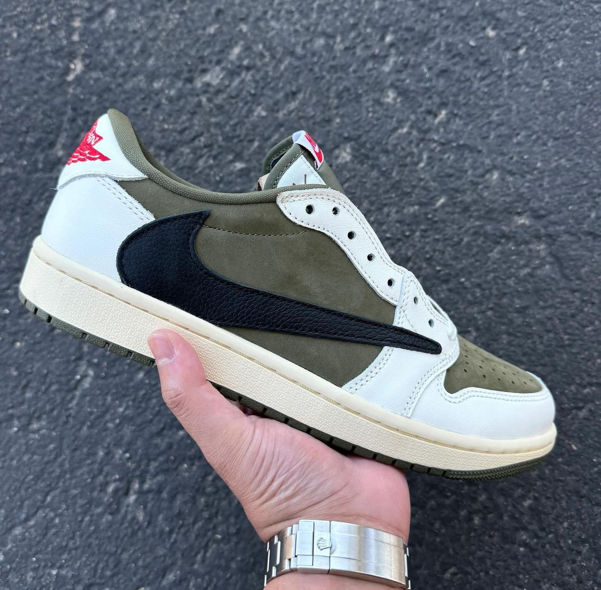 Nike Air Jordan 1 OG x Travis Scott 反轉橄欖綠 墨綠色 奶油底 倒勾 DM7866-200/預購
