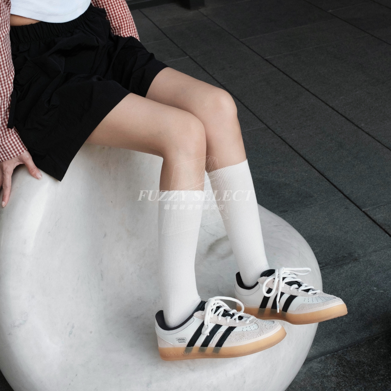 【逢甲FUZZY】 Bad Bunny x Adidas Originals Gazelle Indoor 白黑 IF9735