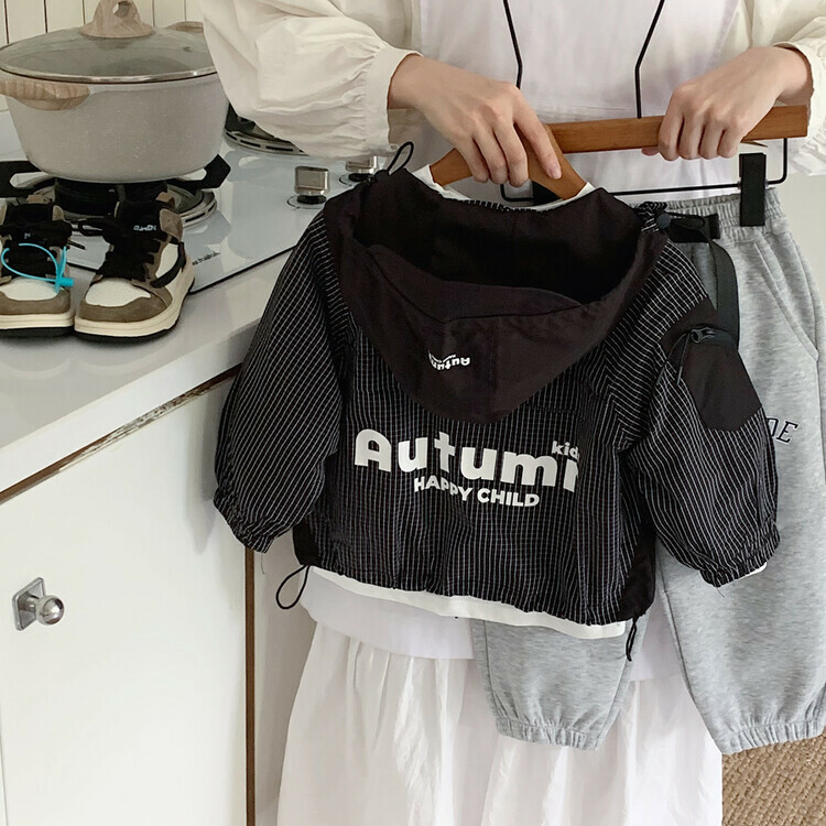 【限量】黑色細格autumn連帽風衣外套