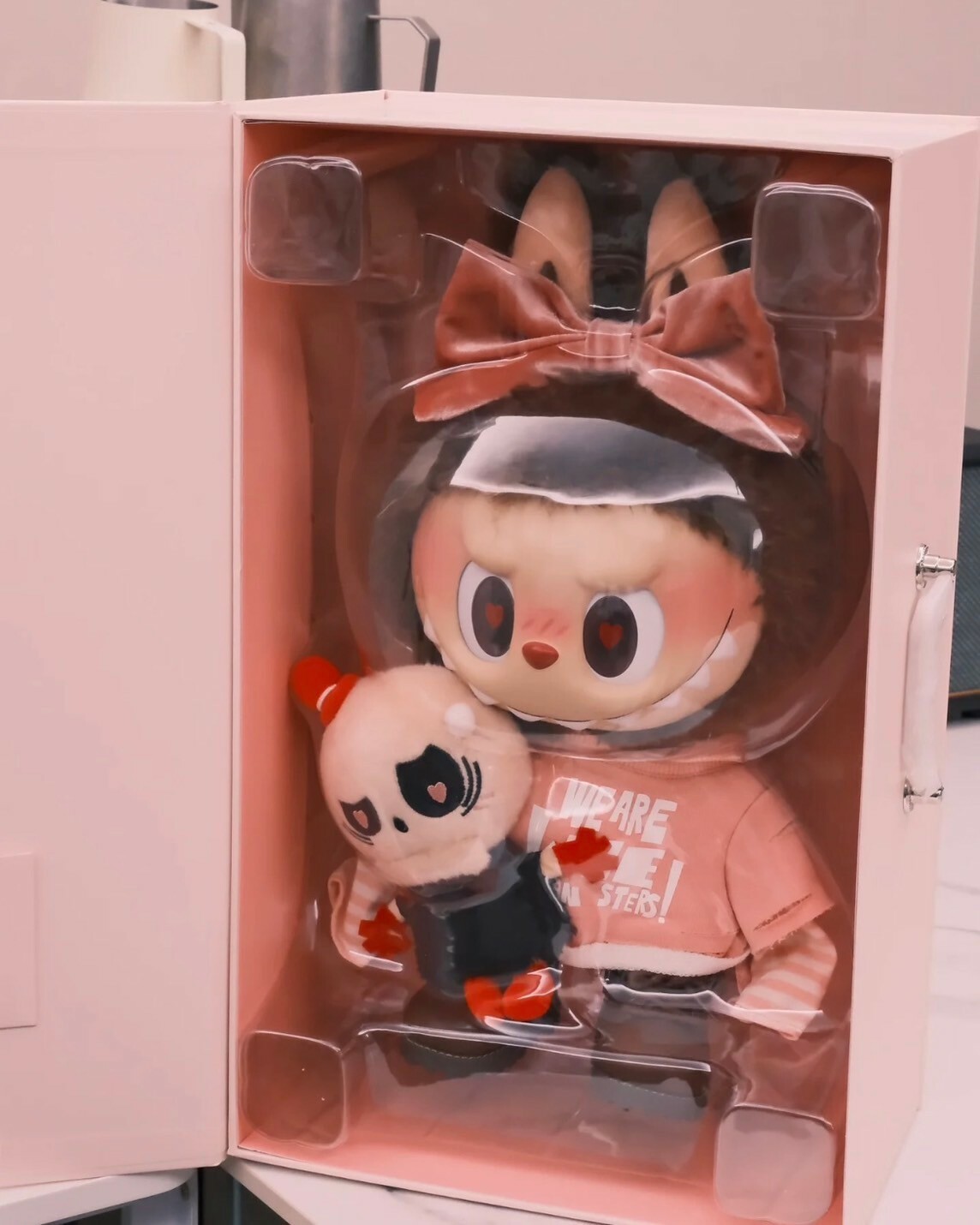 バレンタイン限定 ラブブ　ポップマート　ぬいぐるみ　Catch Me ブラック バレンタイン限定 ラブブ ポップマート ぬいぐるみ Catch Me