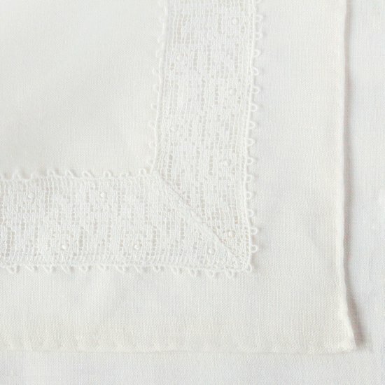 白色亞麻蕾絲手巾＿B