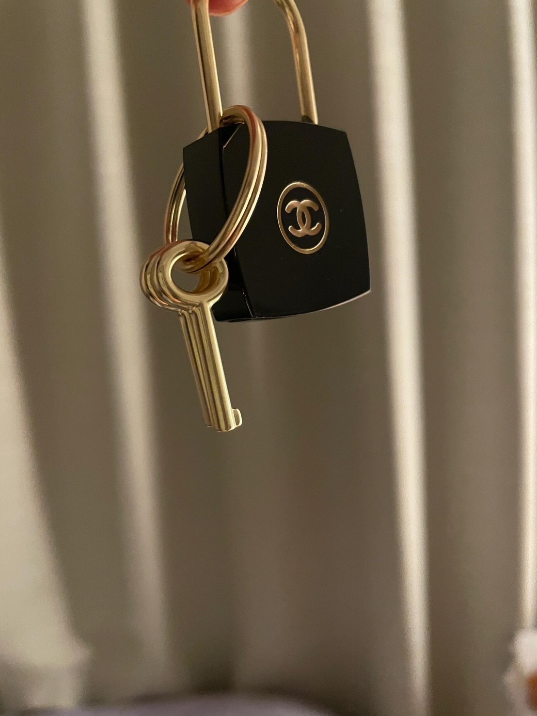 <快速出貨> CHANEL 金屬 鴛鴦鎖扣組 吊飾