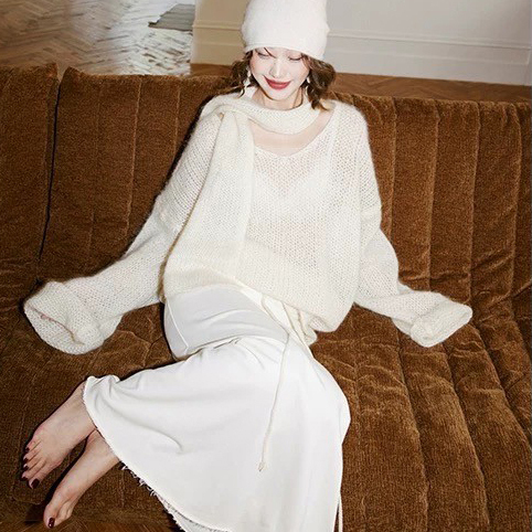 附領巾大圓領毛海感上衣毛衣S-M (Elegant & Love)