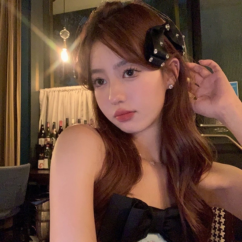 [2个RM10] Rich Heiress-Style Ribbon Hair Clip with Rhinestones.