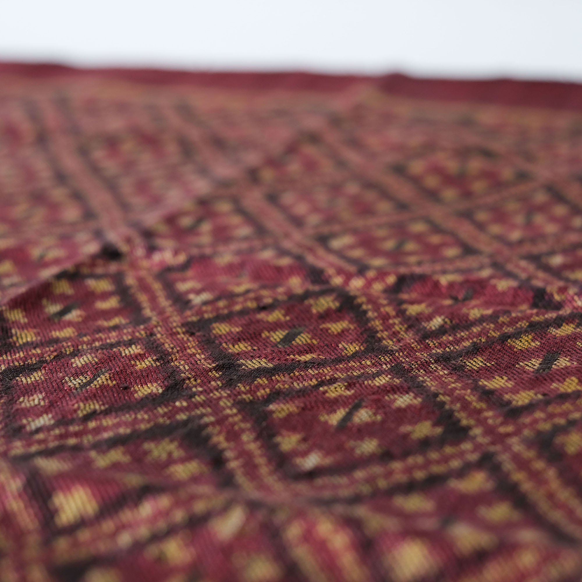 Golden Silk 黃金蠶絲｜IKAT伊卡綁染方巾｜ 柬埔寨