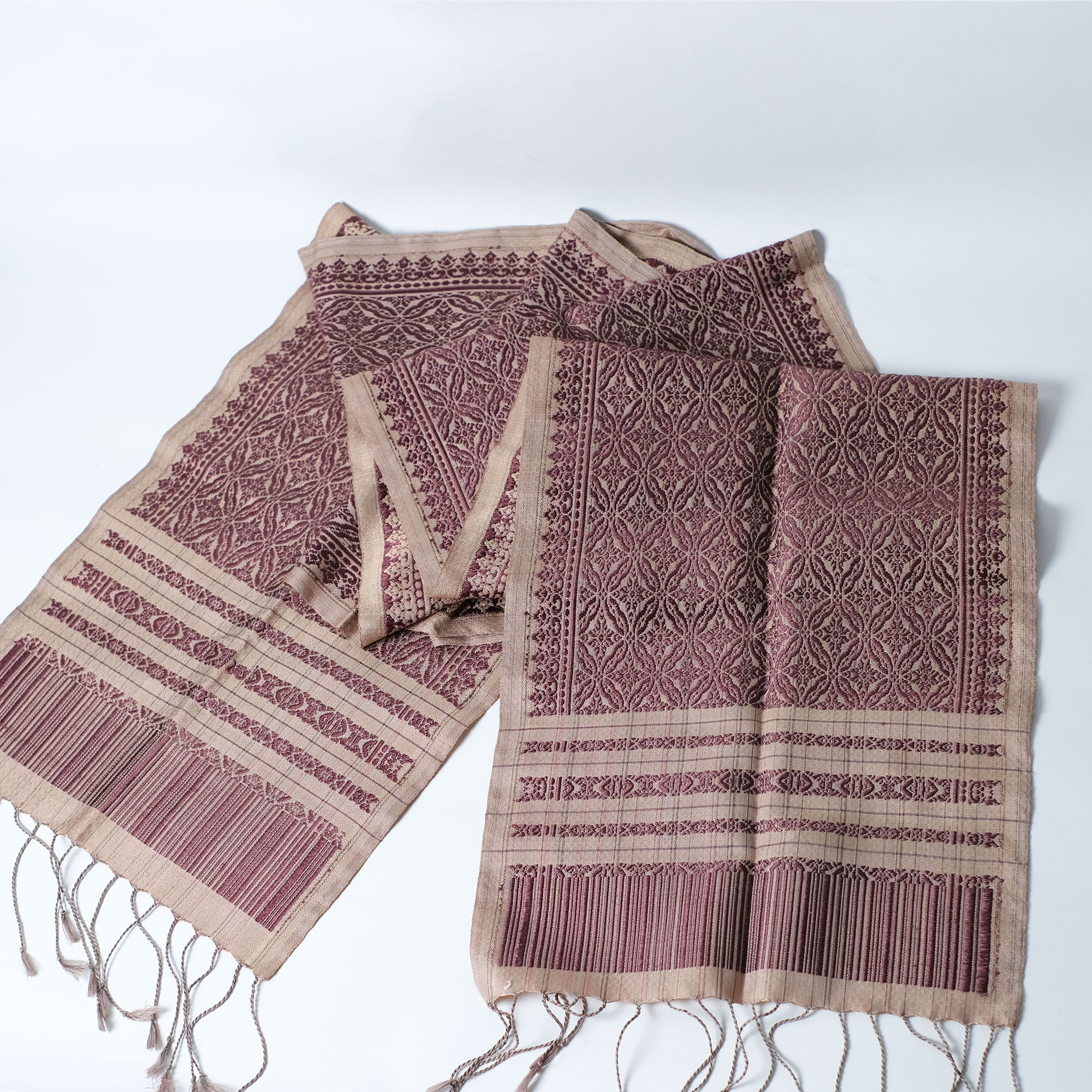 Golden Silk 黃金蠶絲｜全手織刺繡披肩｜ 柬埔寨