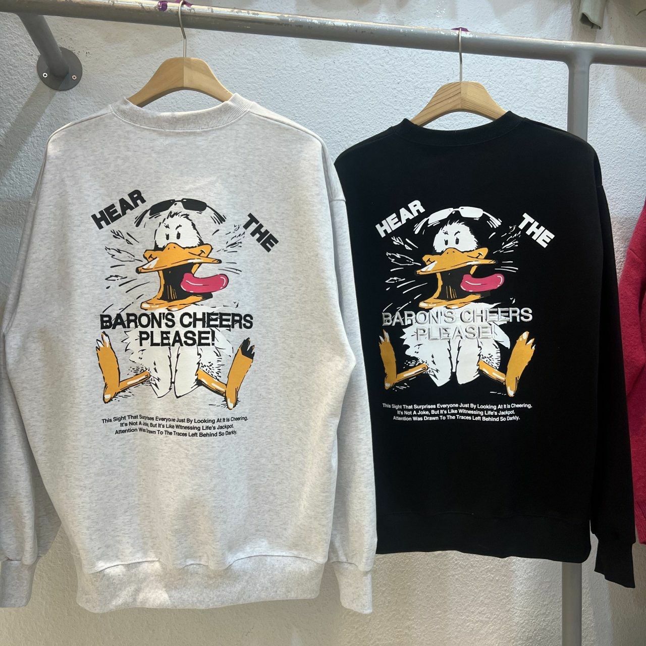 鴨仔圖案英文字衛衣 BARON-106T