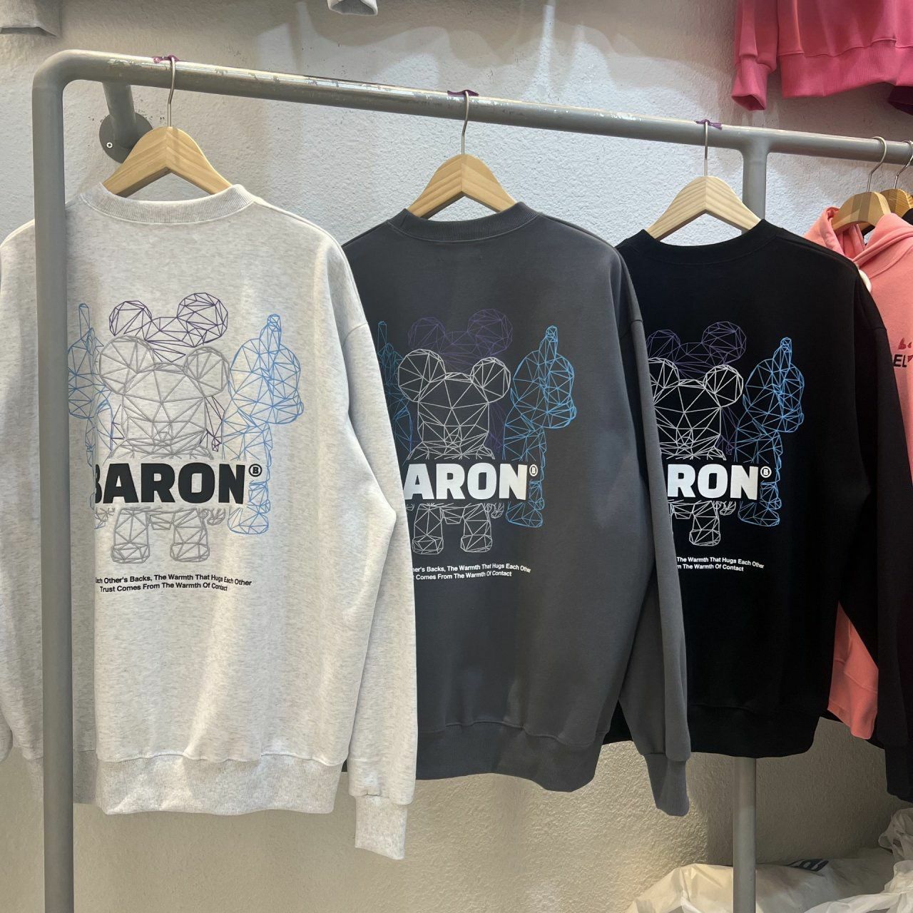 3D熊仔圖案英文字衛衣 BARON-112T