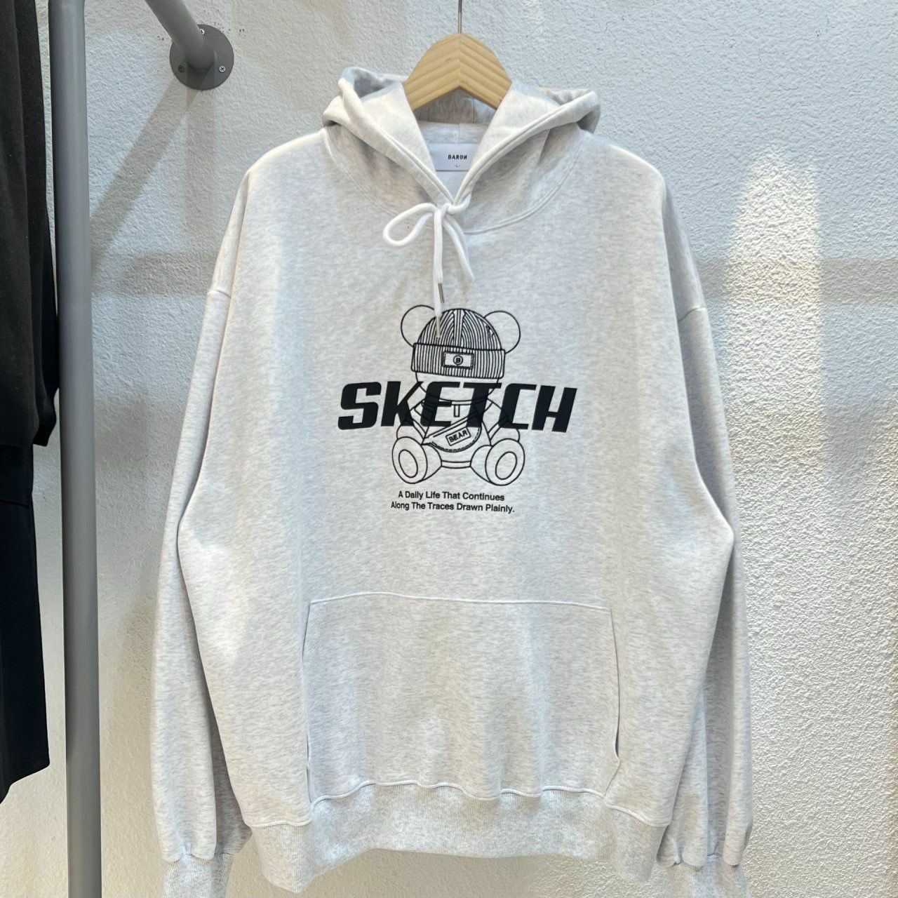 熊仔圖案英文字連帽衛衣 BARON-118T