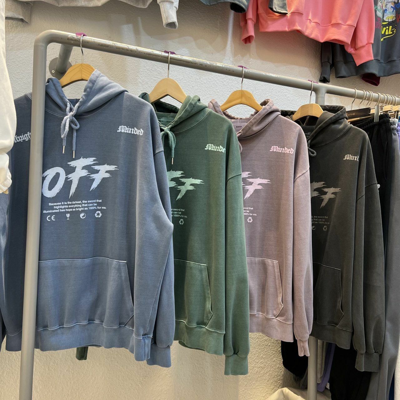 洗水英文字連帽衛衣 BARON-124T