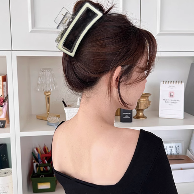 [2 FOR RM10] Transparent Edged Large Rectangular Hair Claw