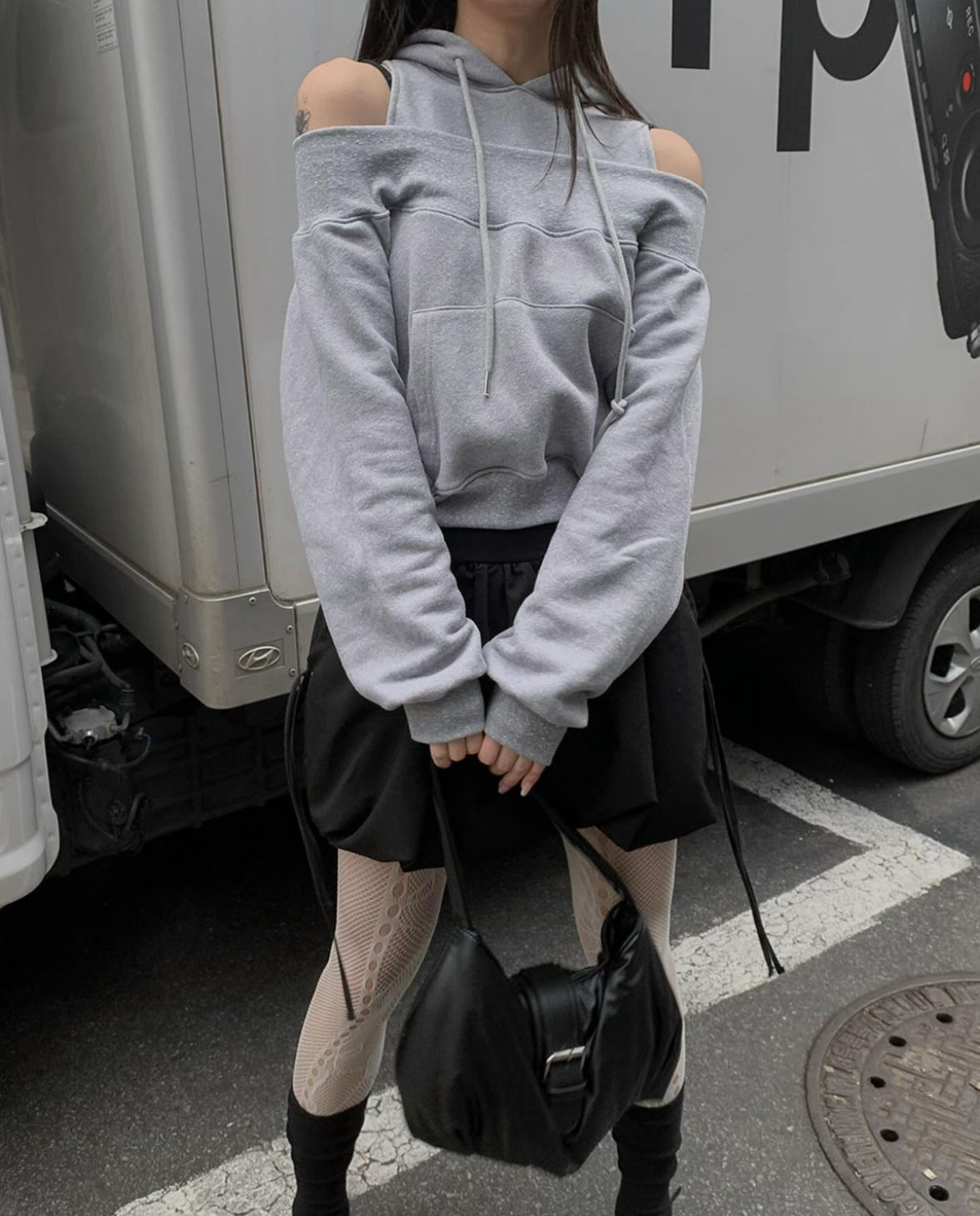 KR OFF SHOULDER HOODIE (2 COLORS)