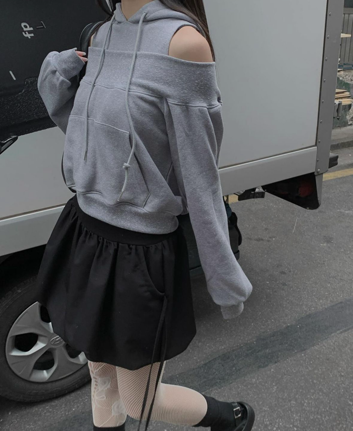 KR OFF SHOULDER HOODIE (2 COLORS)