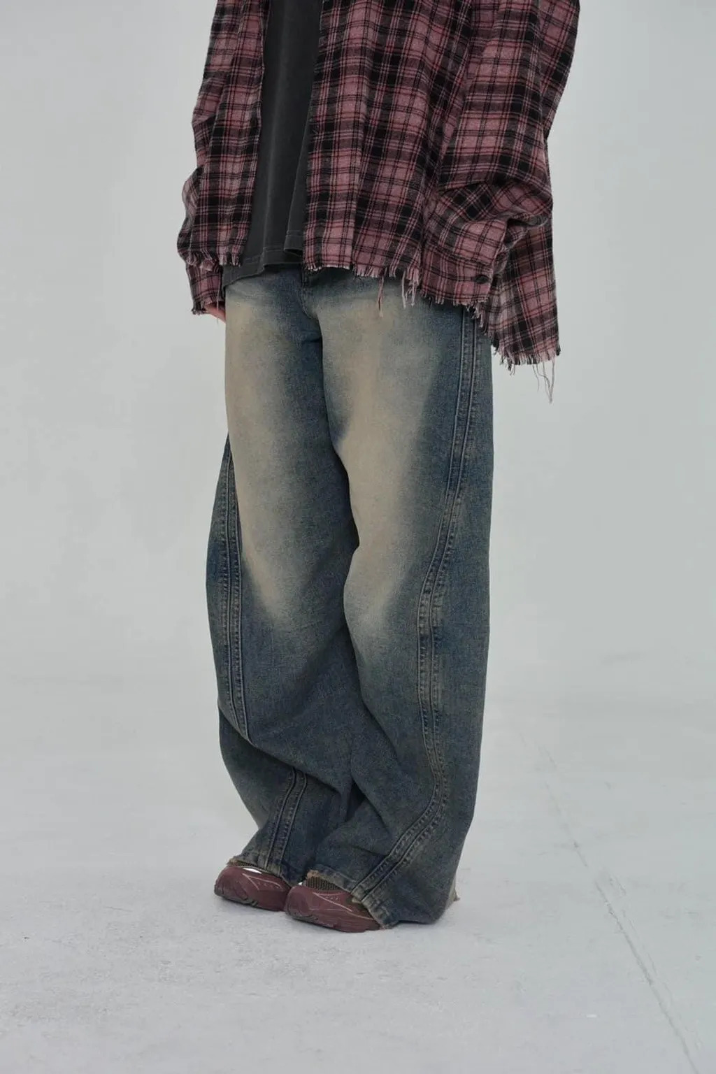 舊感斜形剪裁洗水牛仔褲