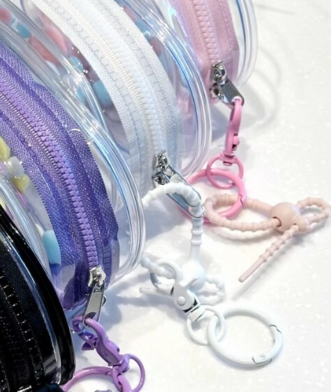 【OWN】玩偶 吊飾 防塵 外出包 塑膠材質 泡泡馬特 拉布布LABUBU 吉伊卡娃 共四色 黑 粉 紫 白