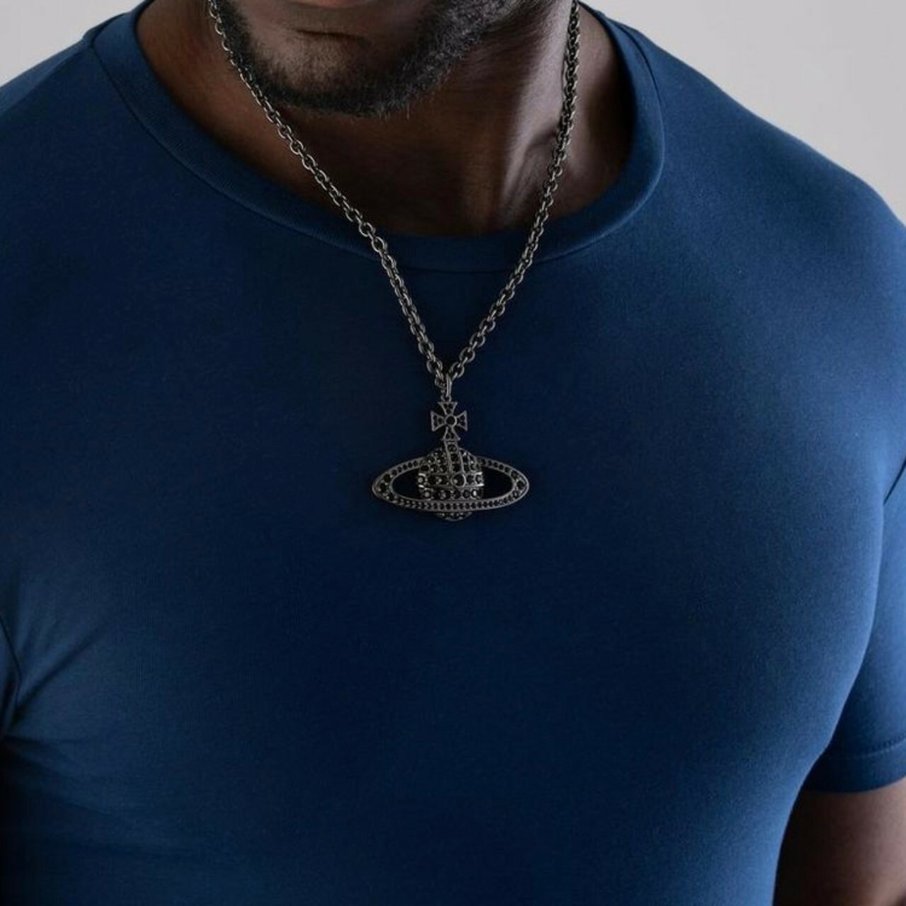 Vivienne Westwood 稀少款 黑色水晶浮雕Logo土星項鍊 大款