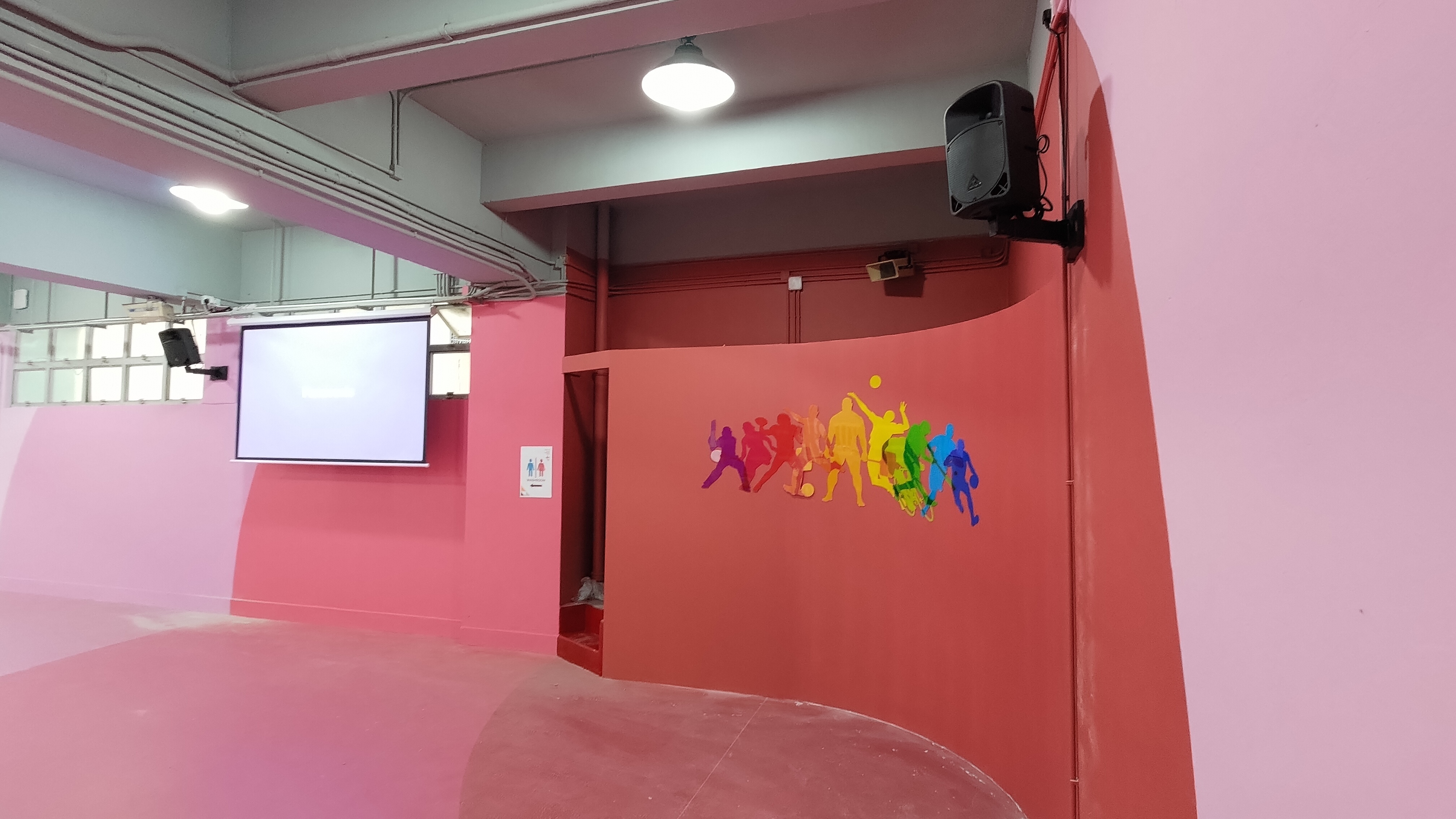 操場投影幕/音響安裝