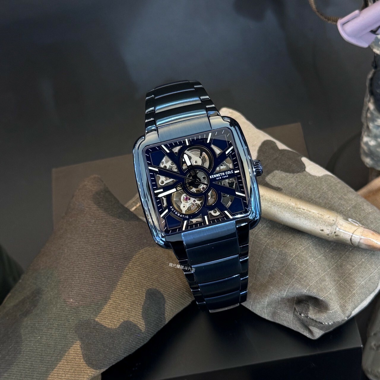 【KENNETH COLE】前衛藍方型鏤空機械錶 KCWGY0046502 40mm 現代鐘錶