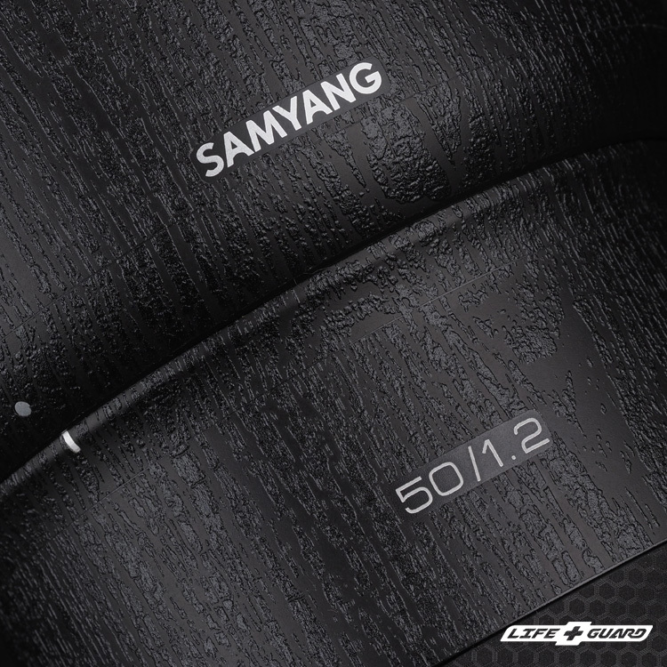 木紋貼膜質感特寫，LIFE+GUARD 設計風格