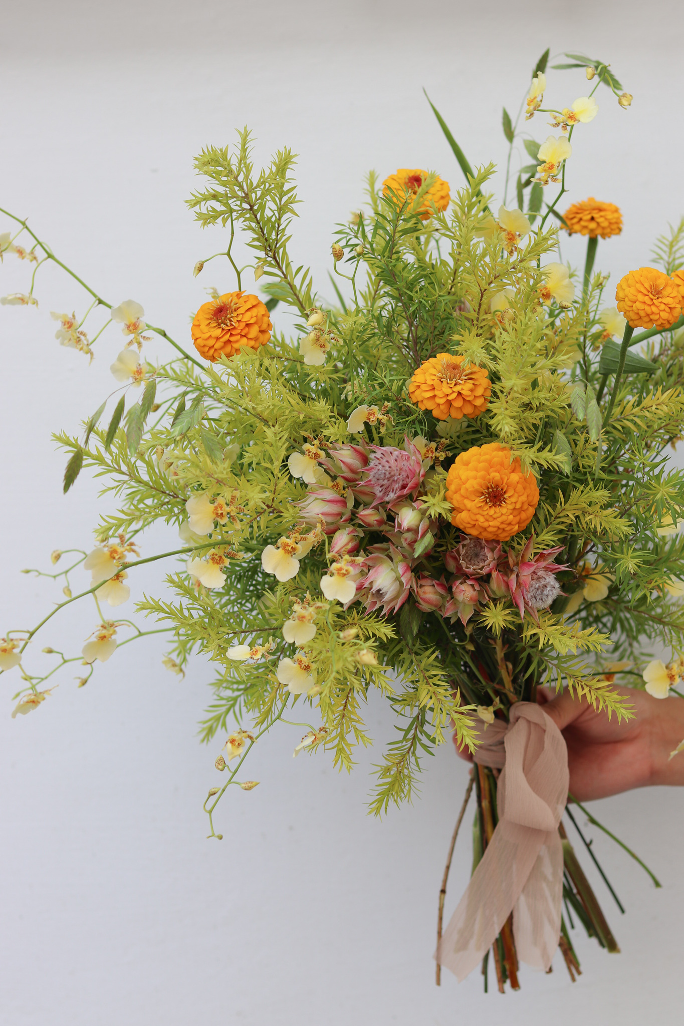 Blooming.sein 林粼花藝設計 捧花 草系 黃綠色系