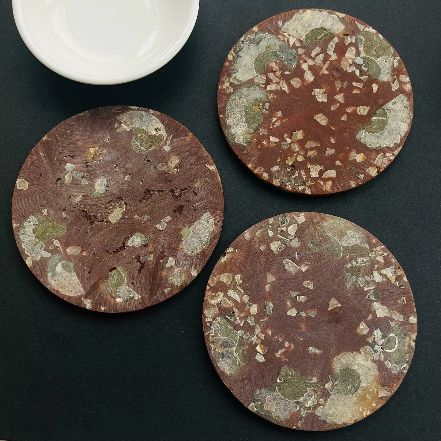 [原石] 斑彩螺化石 水晶擺件