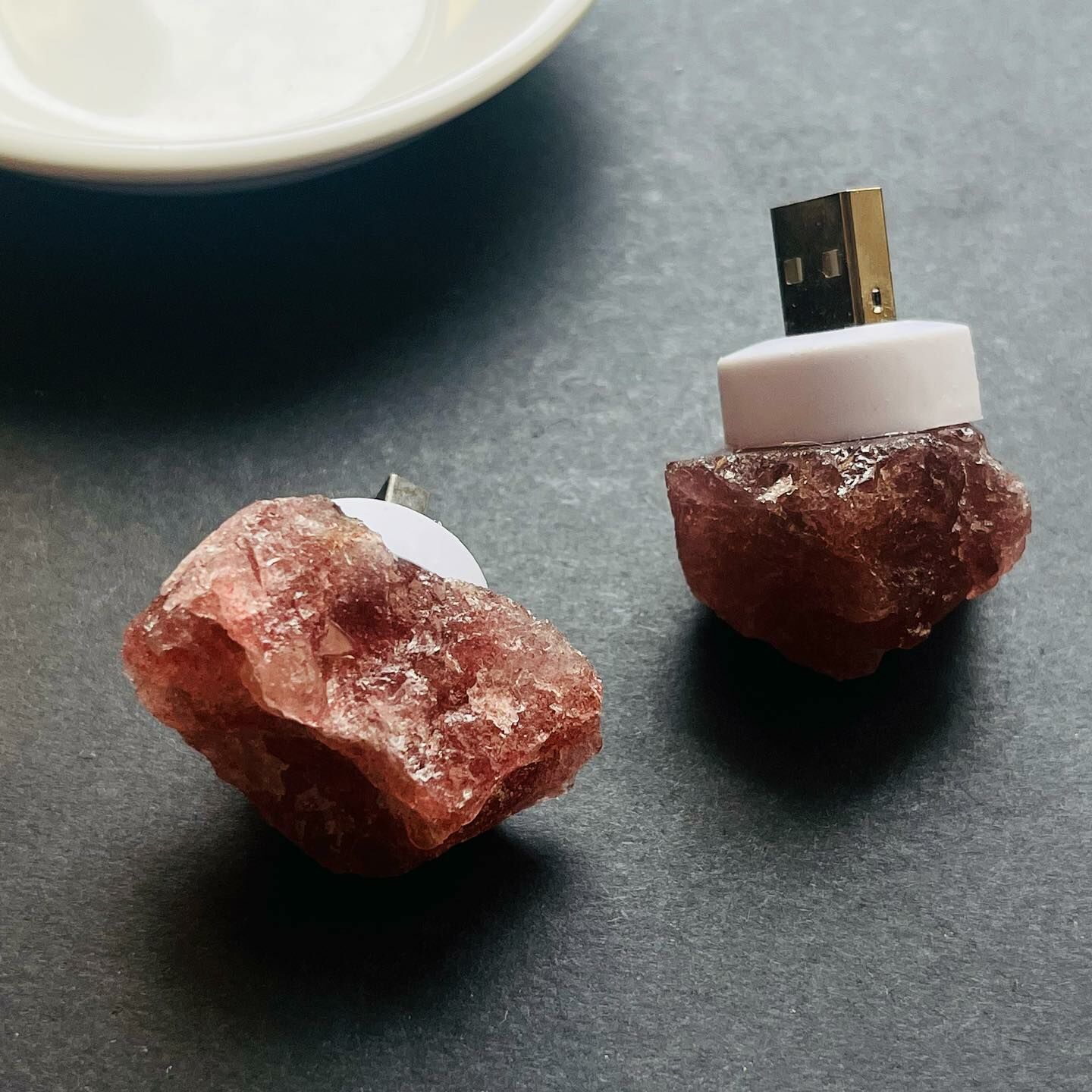 [原石] 草莓晶 原礦 USB燈