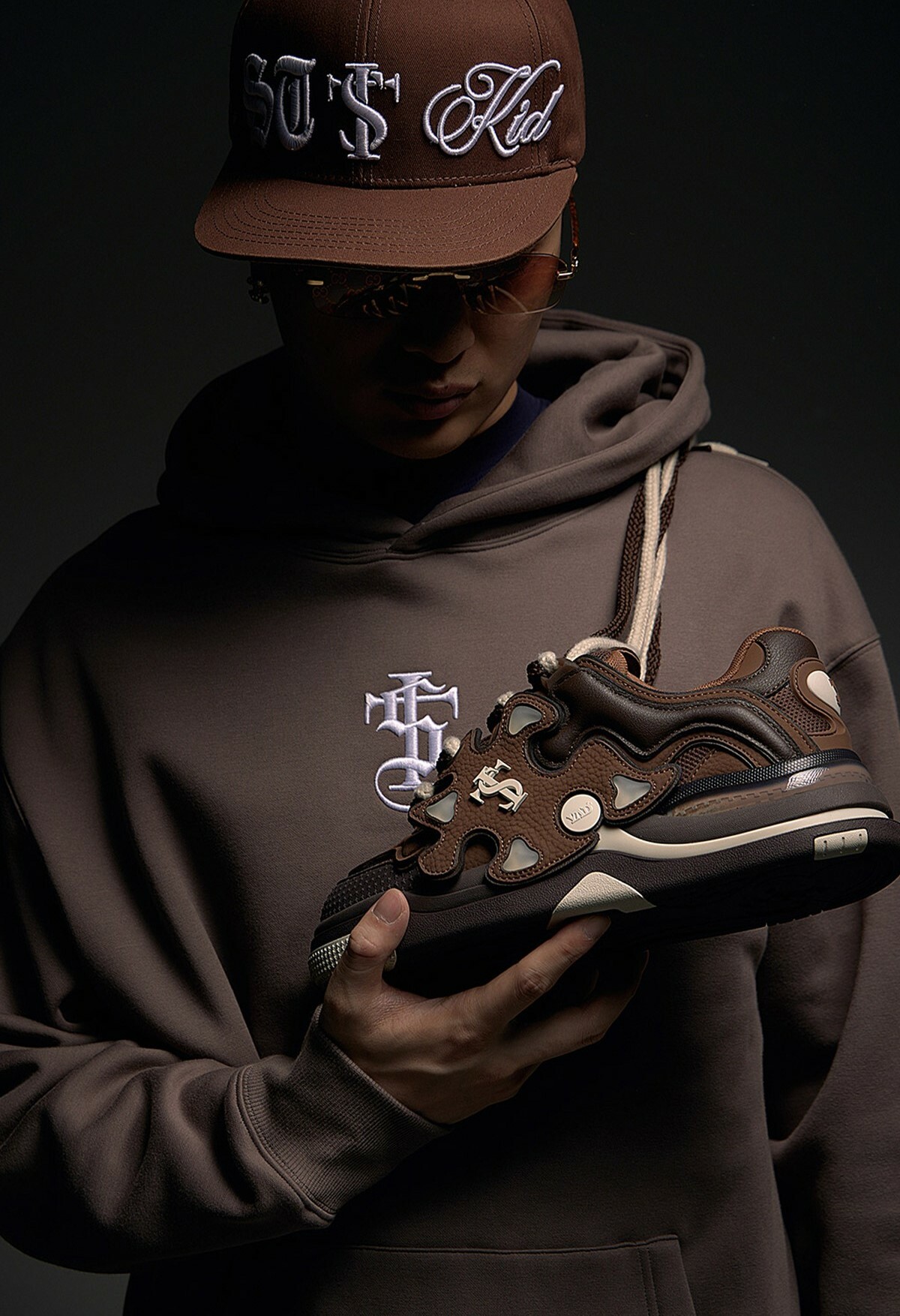 STK SmallTownKid  歌德刺繡LOGO 多色基礎 帽T