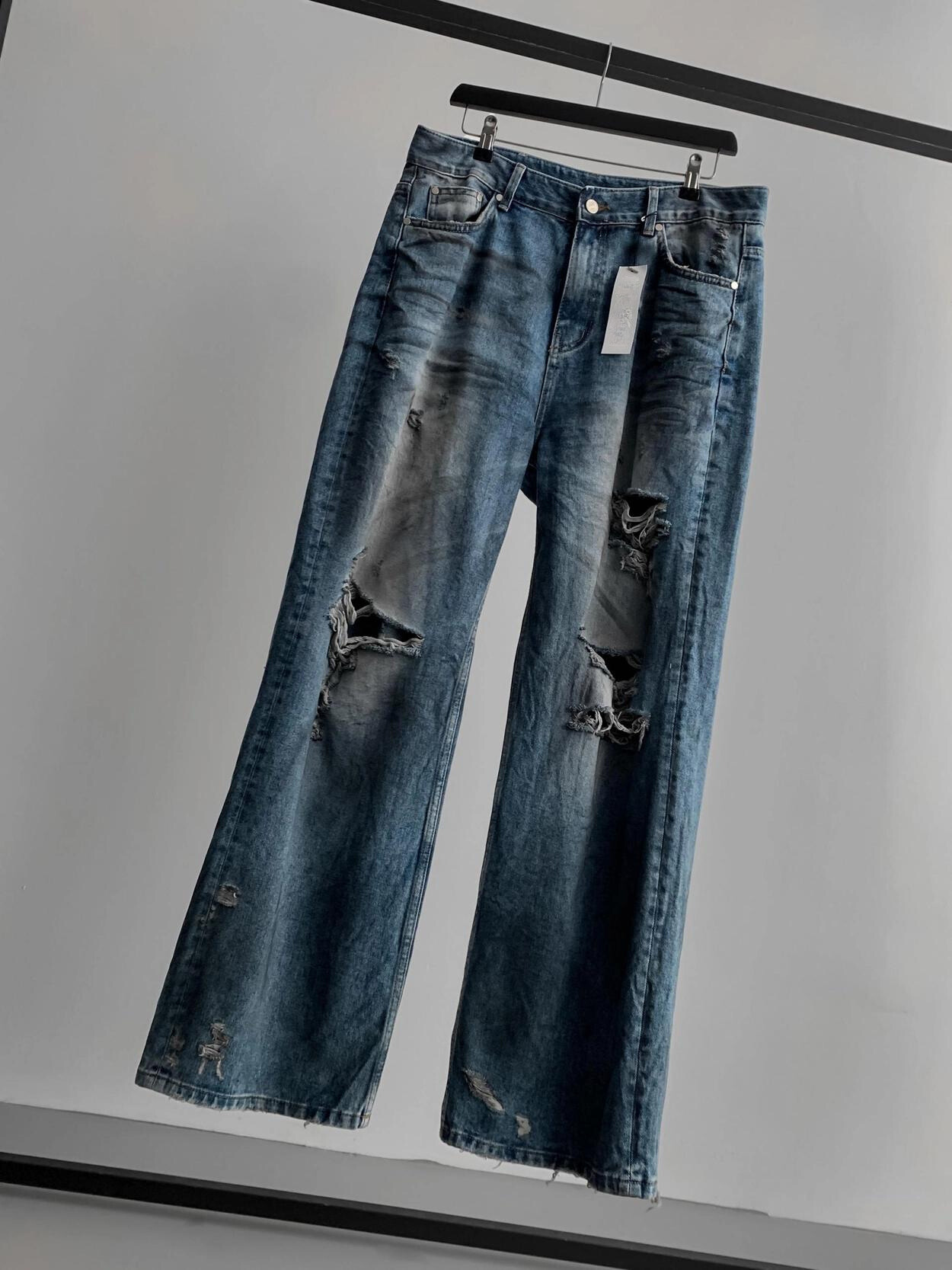 髒洗設計破洞牛仔褲