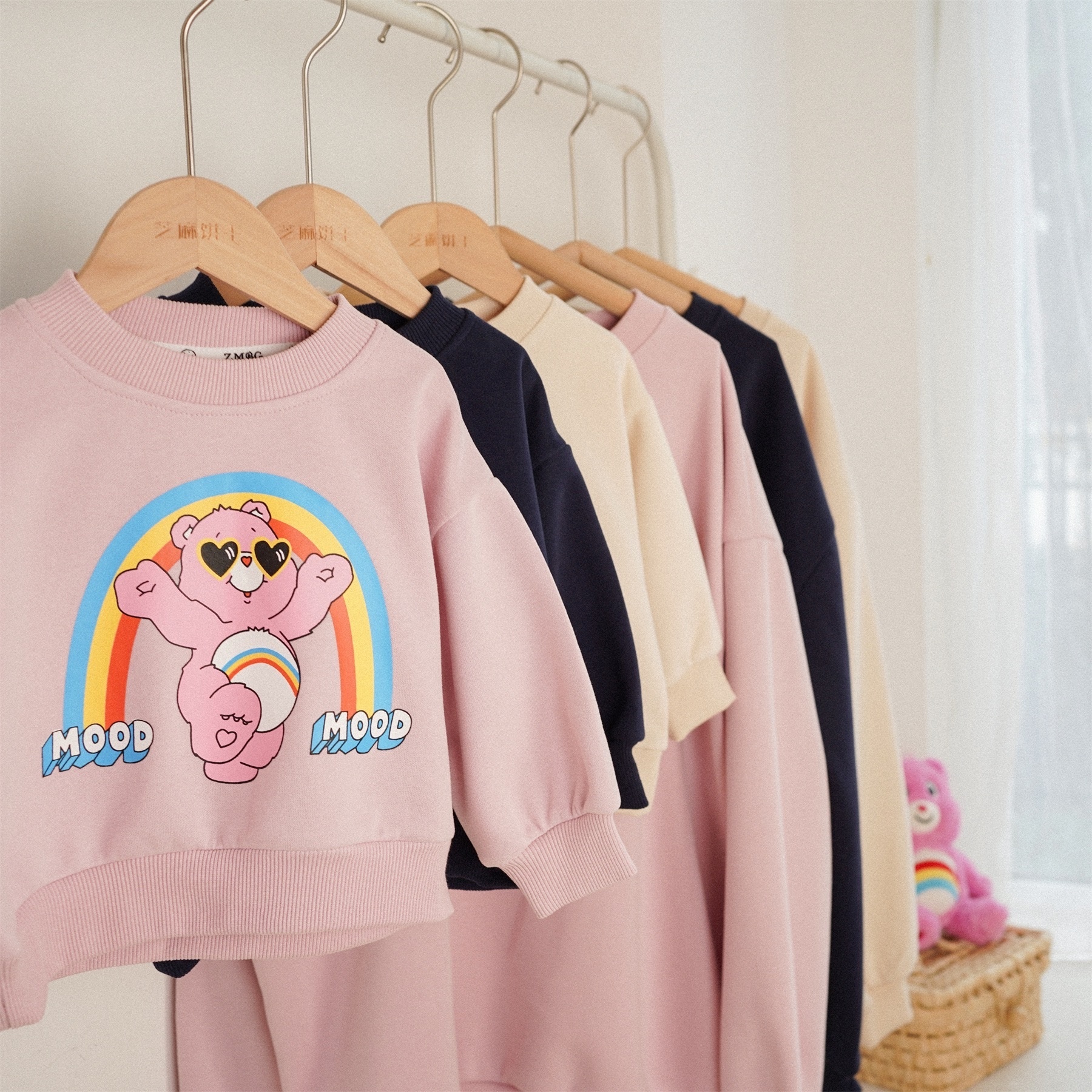 親子裝_墨鏡彩虹糖果熊上衣