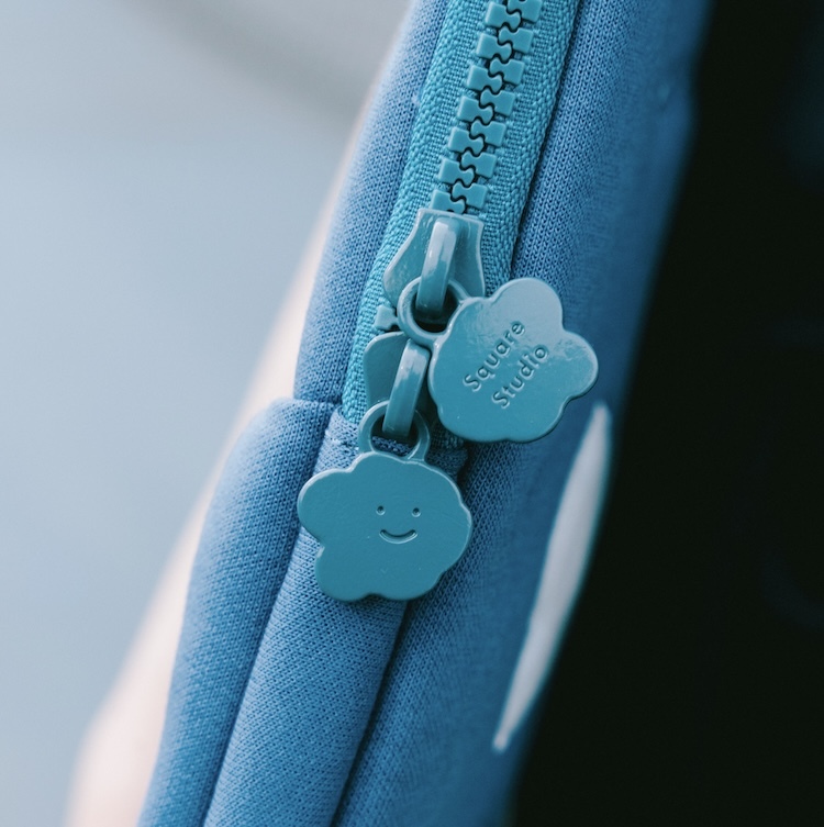 拉鍊還是特別開模的喜寶拉片!!!!