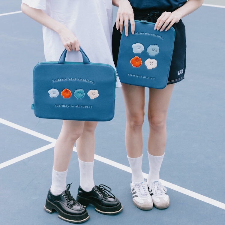 還有平板包的版本，帶出門絕對是最可愛的視覺焦點 ٩(✿∂‿∂✿)۶