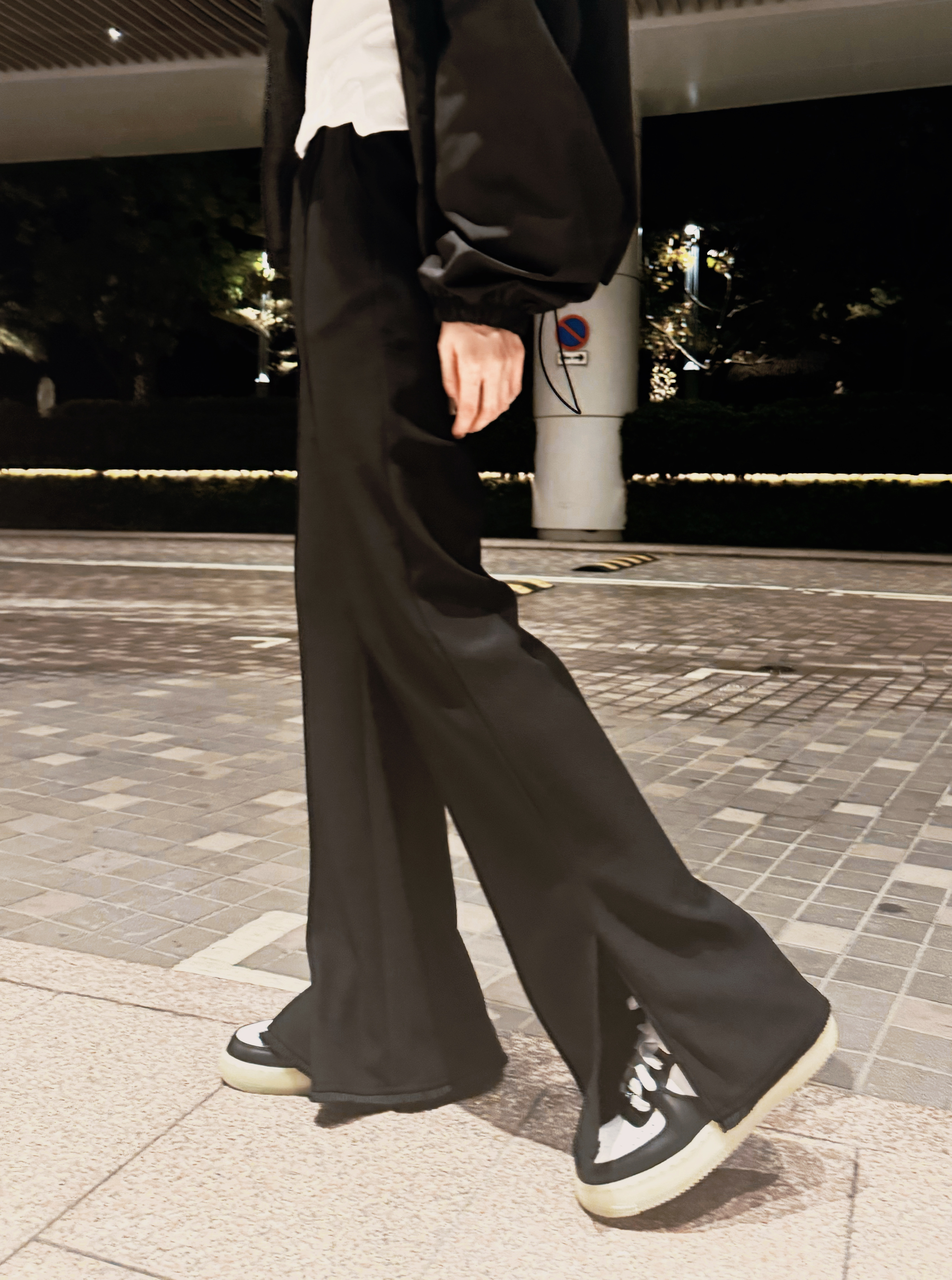 High-Rise Raw Hem Flared-Leg Trousers_PT2310L12